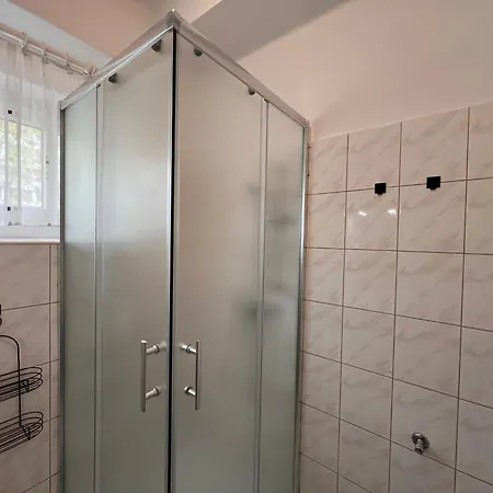 Chipollino Apartment Pecs